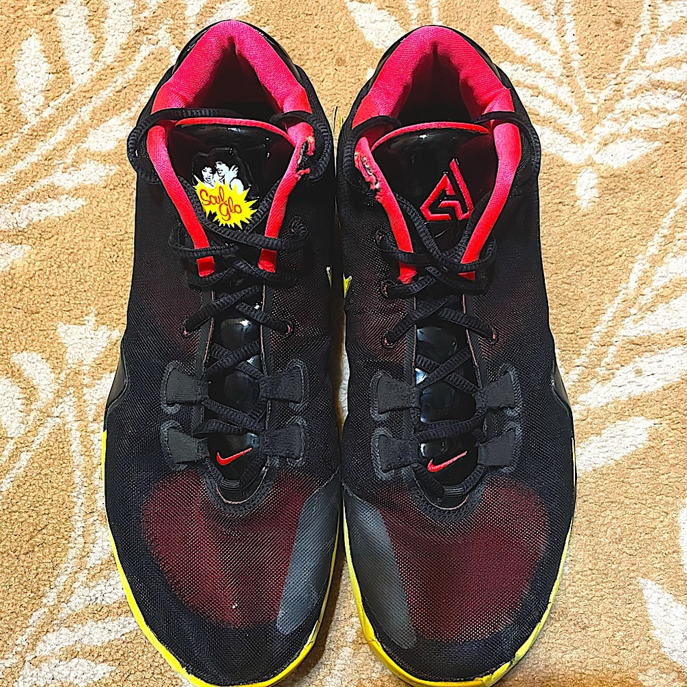 Nike Men’s Size 12 Soul Glo Sneakers. Black & Yellow. Gently Used.